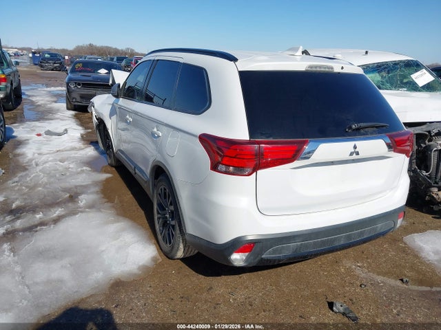Продаж на аукціоні авто 2018 Mitsubishi Outlander Le, vin: JA4AD3A3XJZ060586, номер лоту: 44240009