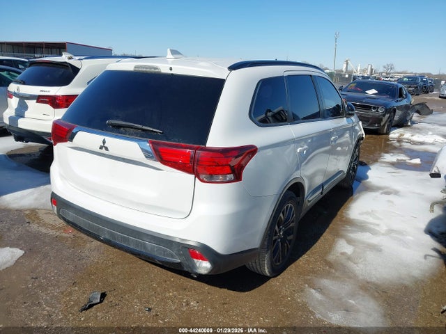 Продаж на аукціоні авто 2018 Mitsubishi Outlander Le, vin: JA4AD3A3XJZ060586, номер лоту: 44240009