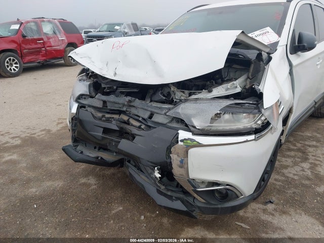 Продаж на аукціоні авто 2018 Mitsubishi Outlander Le, vin: JA4AD3A3XJZ060586, номер лоту: 44240009