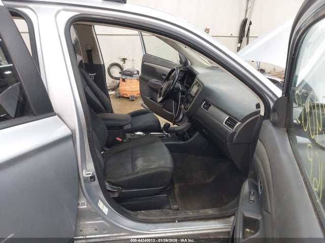 2016 MITSUBISHI OUTLANDER JA4AZ3A32GZ016558 Photo 4