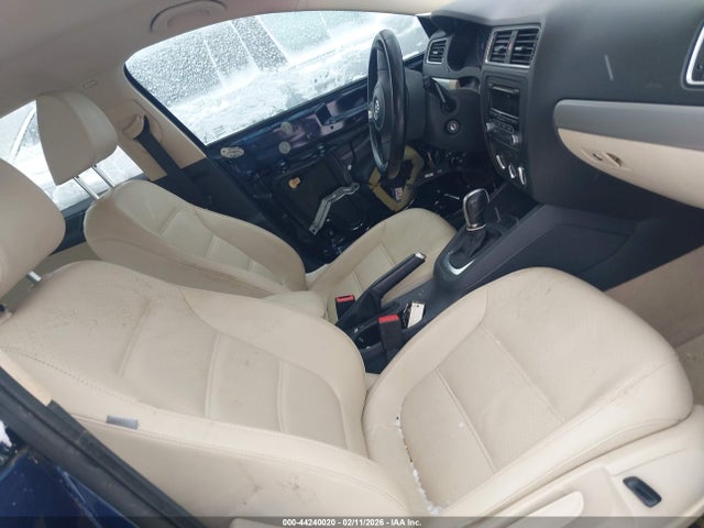 44240020 :رقم المزاد ، 3VWDP7AJ9DM449108 vin ، 2013 Volkswagen Jetta 2.5l Se مزاد بيع