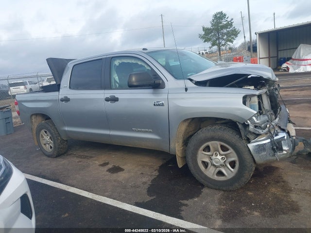 Aukcja sprzedaży 2018 Toyota Tundra Sr5 5.7l V8, vin: 5TFDW5F11JX683414, numer aukcji: 44240022