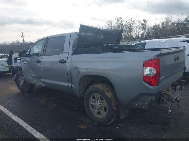 Aukcja sprzedaży 2018 Toyota Tundra Sr5 5.7l V8, vin: 5TFDW5F11JX683414, numer aukcji: 44240022