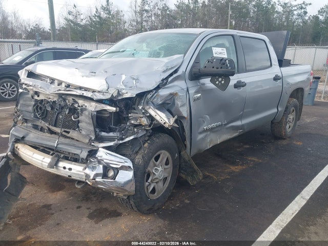 Aukcja sprzedaży 2018 Toyota Tundra Sr5 5.7l V8, vin: 5TFDW5F11JX683414, numer aukcji: 44240022