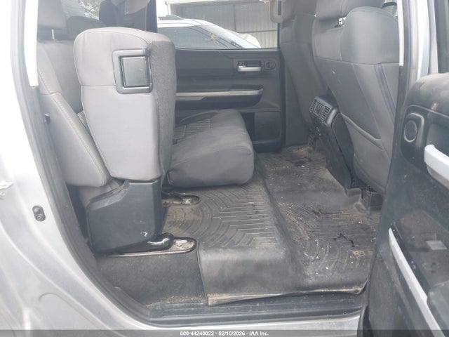Aukcja sprzedaży 2018 Toyota Tundra Sr5 5.7l V8, vin: 5TFDW5F11JX683414, numer aukcji: 44240022