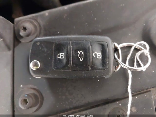 44240032 :رقم المزاد ، 1VWBT7A30FC051312 vin ، 2015 Volkswagen Passat 1.8t Se مزاد بيع