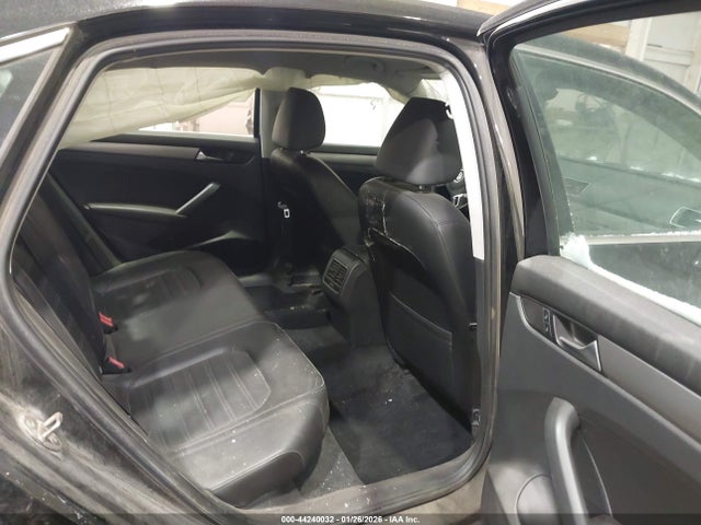 44240032 :رقم المزاد ، 1VWBT7A30FC051312 vin ، 2015 Volkswagen Passat 1.8t Se مزاد بيع