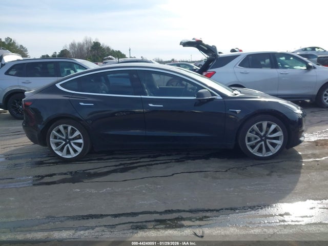 Продажа на аукционе авто 2018 Tesla Model 3 Long Range/mid Range, vin: 5YJ3E1EA5JF060414, номер лота: 44240051