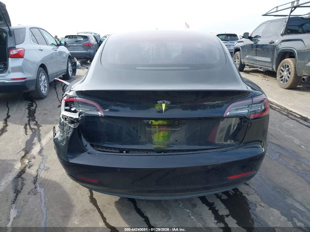 Продажа на аукционе авто 2018 Tesla Model 3 Long Range/mid Range, vin: 5YJ3E1EA5JF060414, номер лота: 44240051