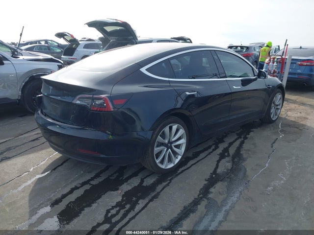 Продажа на аукционе авто 2018 Tesla Model 3 Long Range/mid Range, vin: 5YJ3E1EA5JF060414, номер лота: 44240051