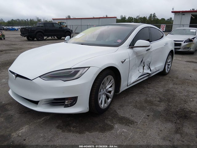 2018 TESLA MODEL S 5YJSA1E23JF281395 Photo 1