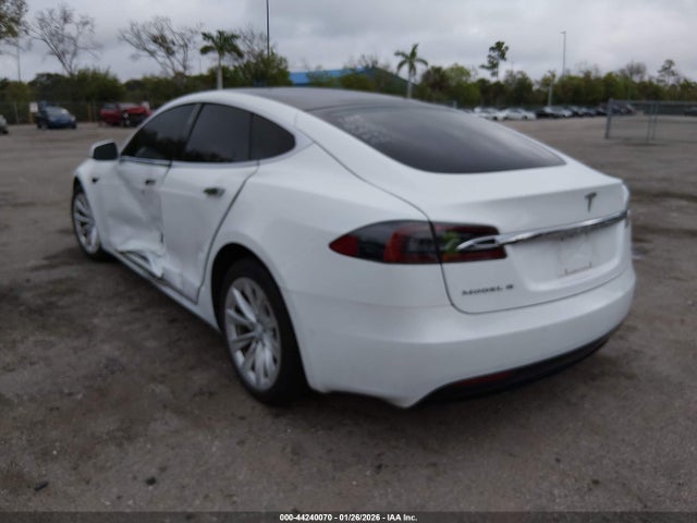 2018 TESLA MODEL S 5YJSA1E23JF281395 Photo 2
