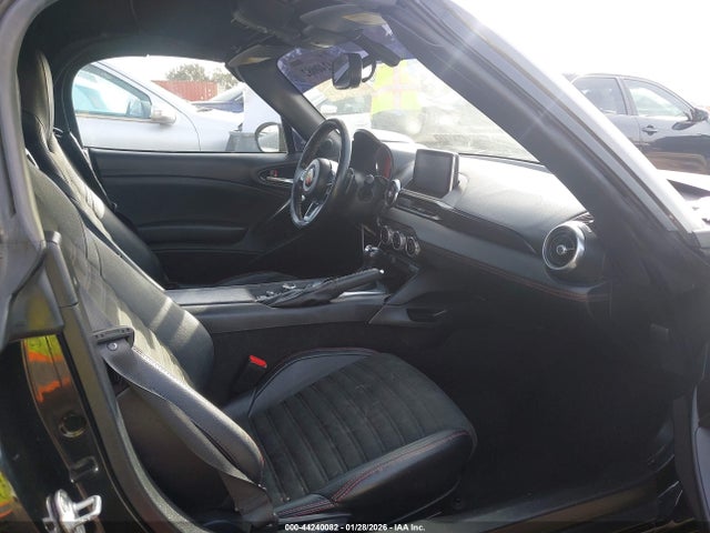 2017 FIAT 124 SPIDER JC1NFAEK5H0114346 Photo 4