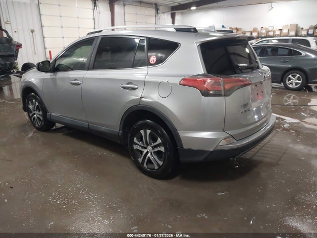 2T3BFREV3GW460453 Toyota RAV4 LE