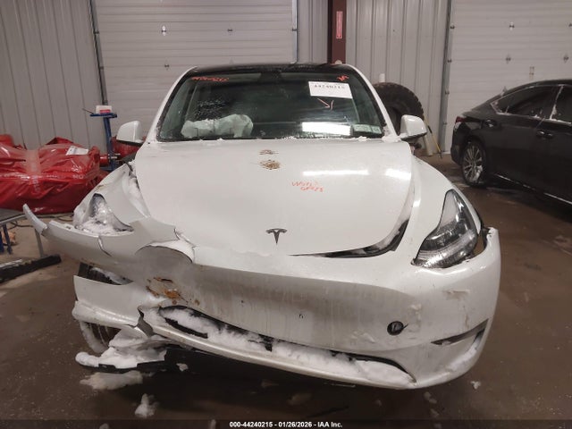 2021 Tesla Model Y Long Range Dual Motor All-wheel Drive მანქანა იყიდება აუქციონზე, vin: 5YJYGDEEXMF184669, აუქციონის ნომერი: 44240215