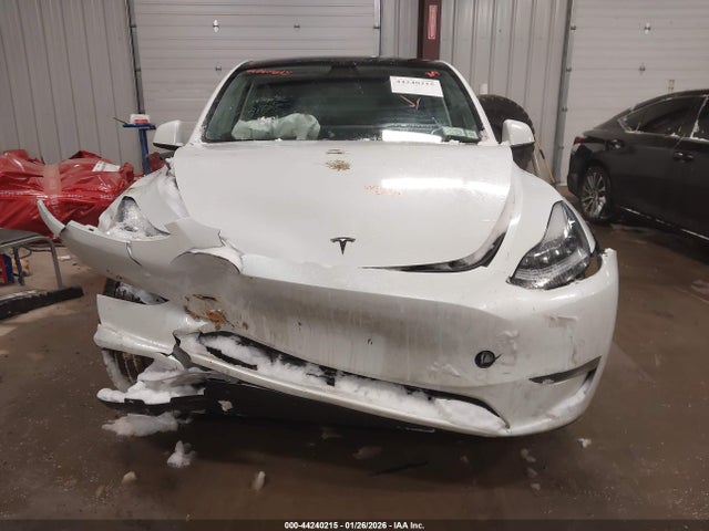 2021 Tesla Model Y Long Range Dual Motor All-wheel Drive მანქანა იყიდება აუქციონზე, vin: 5YJYGDEEXMF184669, აუქციონის ნომერი: 44240215