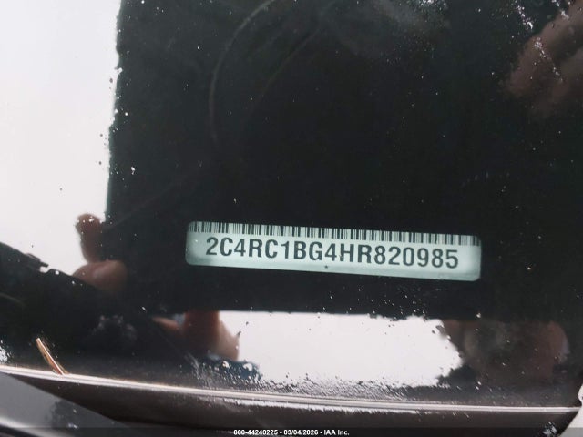 Продаж на аукціоні авто 2017 Chrysler Pacifica Touring-l, vin: 2C4RC1BG4HR820985, номер лоту: 44240225