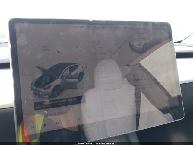 Продаж на аукціоні авто 2023 Tesla Model Y Awd/long Range Dual Motor All-wheel Drive, vin: 7SAYGAEE1PF789444, номер лоту: 44240285