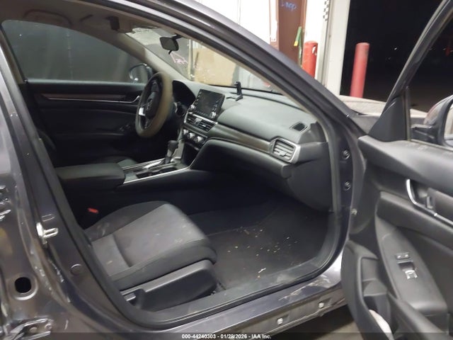 1HGCV1F17KA098950 Honda ACCORD LX