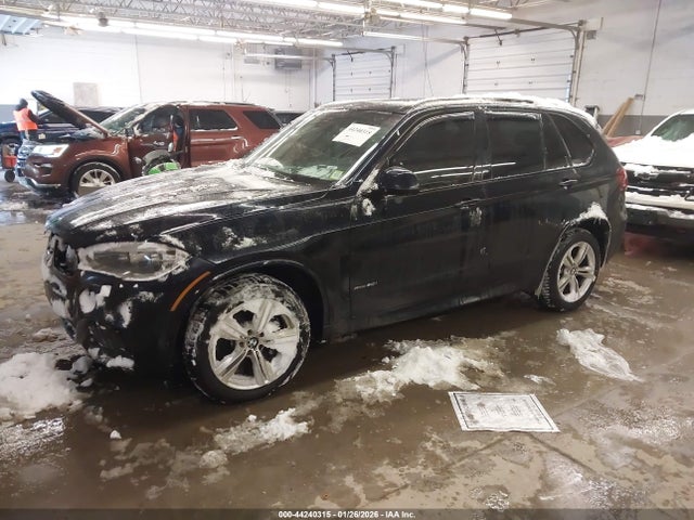 2016 BMW X5 5UXKR6C55G0J81856 Photo 1