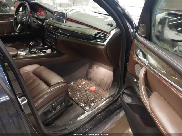 2016 BMW X5 5UXKR6C55G0J81856 Photo 4