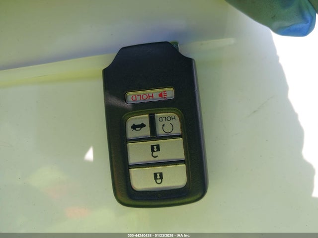 Honda Accord Touring 2016 1HGCR3F99GA016083 Image 11