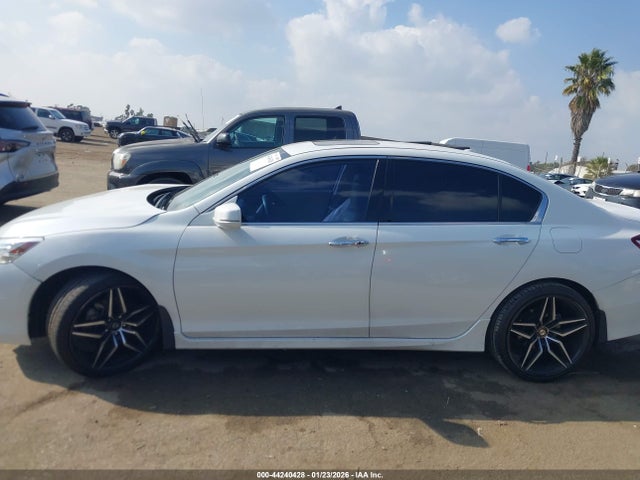 Honda Accord Touring 2016 1HGCR3F99GA016083 Image 14