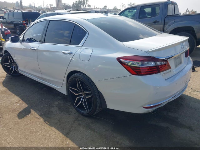 Honda Accord Touring 2016 1HGCR3F99GA016083 Image 3