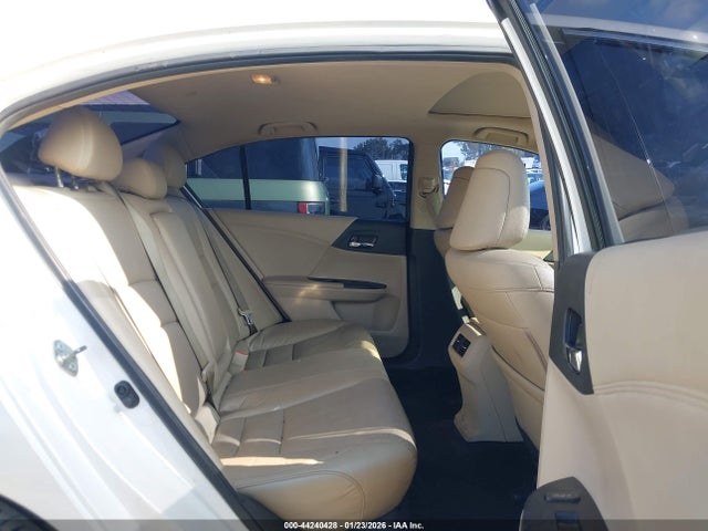 Honda Accord Touring 2016 1HGCR3F99GA016083 Image 8