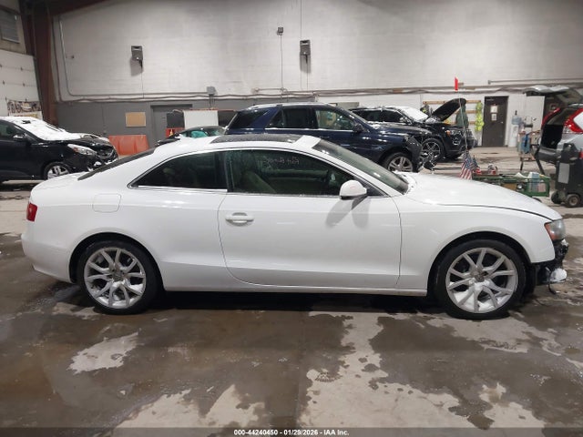 2012 Audi A5 2.0t Premium მანქანა იყიდება აუქციონზე, vin: WAULFAFR5CA015175, აუქციონის ნომერი: 44240450