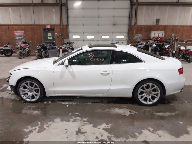 2012 Audi A5 2.0t Premium მანქანა იყიდება აუქციონზე, vin: WAULFAFR5CA015175, აუქციონის ნომერი: 44240450