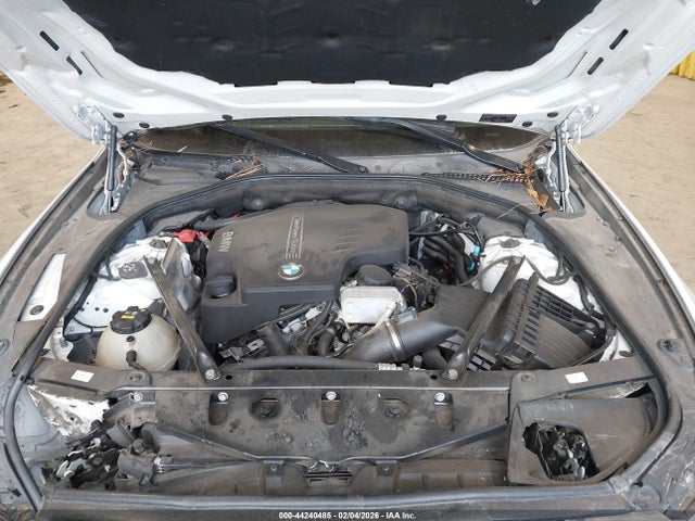 BMW 528i Xdrive 2015 WBA5A7C50FD626858 Image 10
