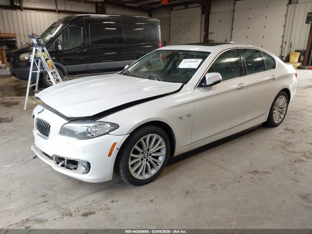 BMW 528i Xdrive 2015 WBA5A7C50FD626858 Image 2