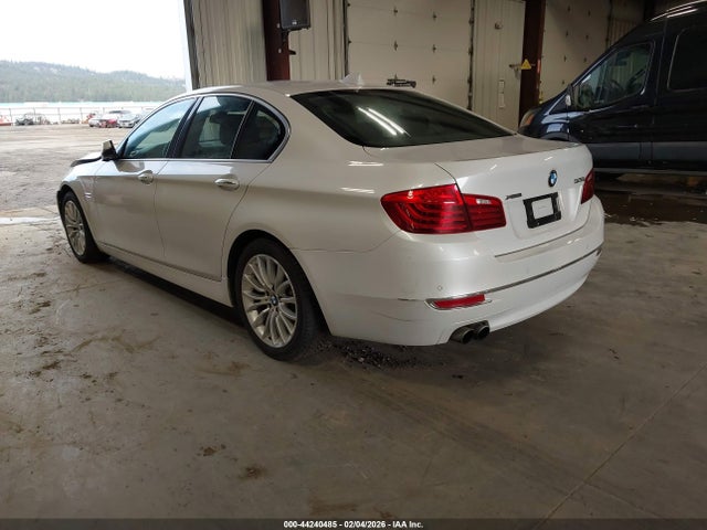 BMW 528i Xdrive 2015 WBA5A7C50FD626858 Image 3