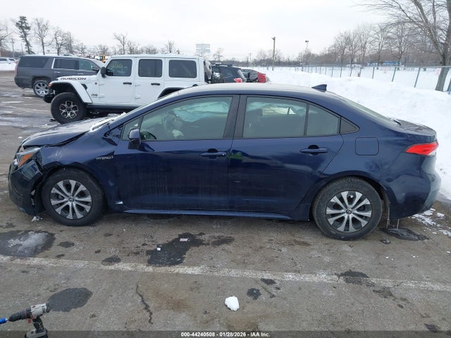 Toyota Corolla Hybrid Le 2021 JTDEAMDE1MJ018149 Image 14