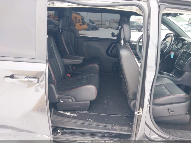 2C4RDGEG0KR739498 Dodge Grand Caravan Gt
