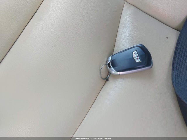 2017 CADILLAC XT5 1GYKNARS2HZ194777 Photo 10