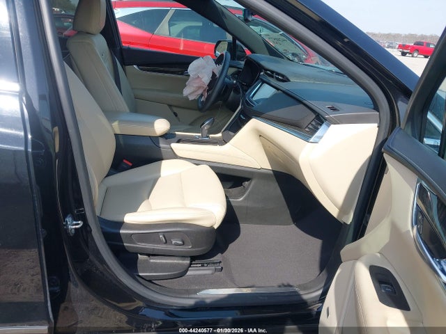 2017 CADILLAC XT5 1GYKNARS2HZ194777 Photo 4