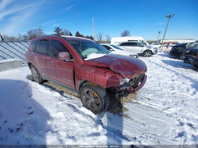44240578 :رقم المزاد ، 1C4NJDEB1FD365342 vin ، 2015 Jeep Compass Latitude مزاد بيع