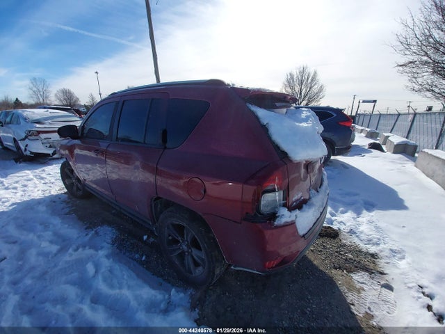 44240578 :رقم المزاد ، 1C4NJDEB1FD365342 vin ، 2015 Jeep Compass Latitude مزاد بيع
