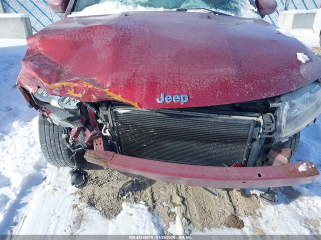 44240578 :رقم المزاد ، 1C4NJDEB1FD365342 vin ، 2015 Jeep Compass Latitude مزاد بيع