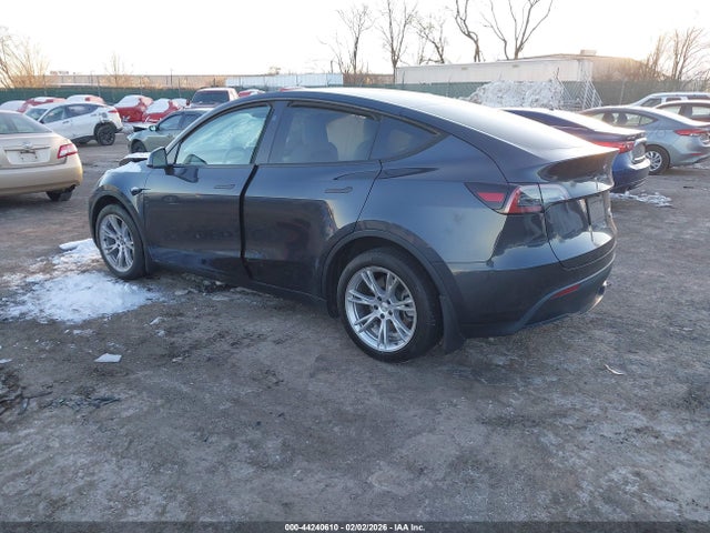 2024 TESLA MODEL Y 7SAYGDEE7RA254927 Photo 2