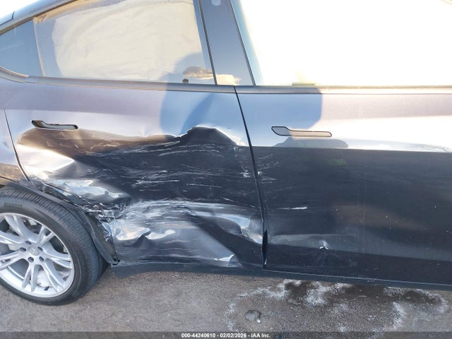 2024 TESLA MODEL Y 7SAYGDEE7RA254927 Photo 4