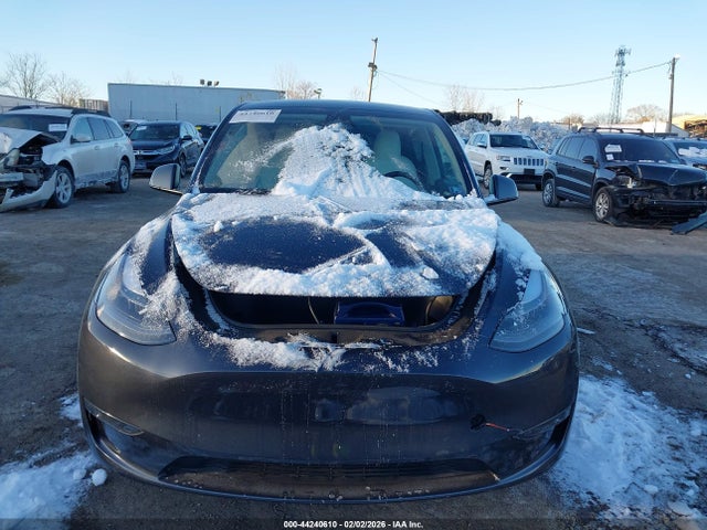 2024 TESLA MODEL Y 7SAYGDEE7RA254927 Photo 5