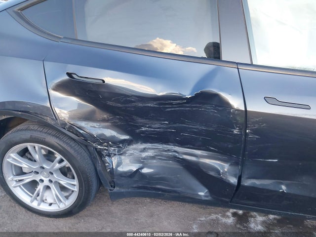 2024 TESLA MODEL Y 7SAYGDEE7RA254927 Photo 7