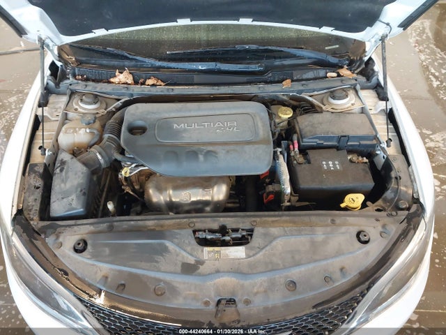 2015 Chrysler 200 Limited მანქანა იყიდება აუქციონზე, vin: 1C3CCCAB6FN563088, აუქციონის ნომერი: 44240664