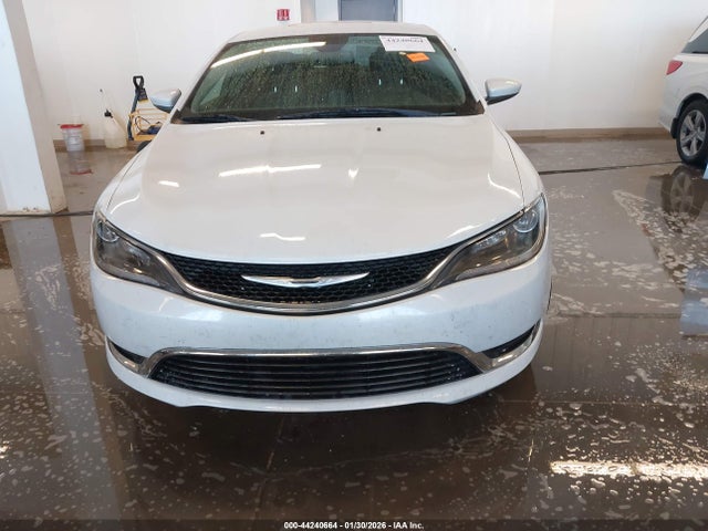 2015 Chrysler 200 Limited მანქანა იყიდება აუქციონზე, vin: 1C3CCCAB6FN563088, აუქციონის ნომერი: 44240664