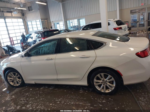 2015 Chrysler 200 Limited მანქანა იყიდება აუქციონზე, vin: 1C3CCCAB6FN563088, აუქციონის ნომერი: 44240664