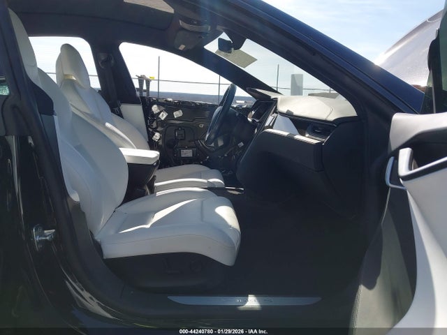 2019 TESLA MODEL S 5YJSA1E26KF330283 Photo 4