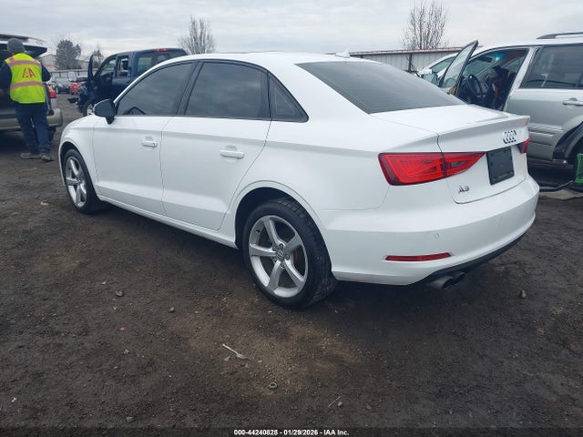 2016 AUDI A3 WAUA7GFF7G1113014 Photo 2